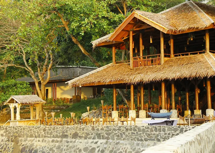 Hawaii Resort Family Suites Anyer